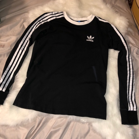 adidas Tops - Adidas Longsleeve 🖤
